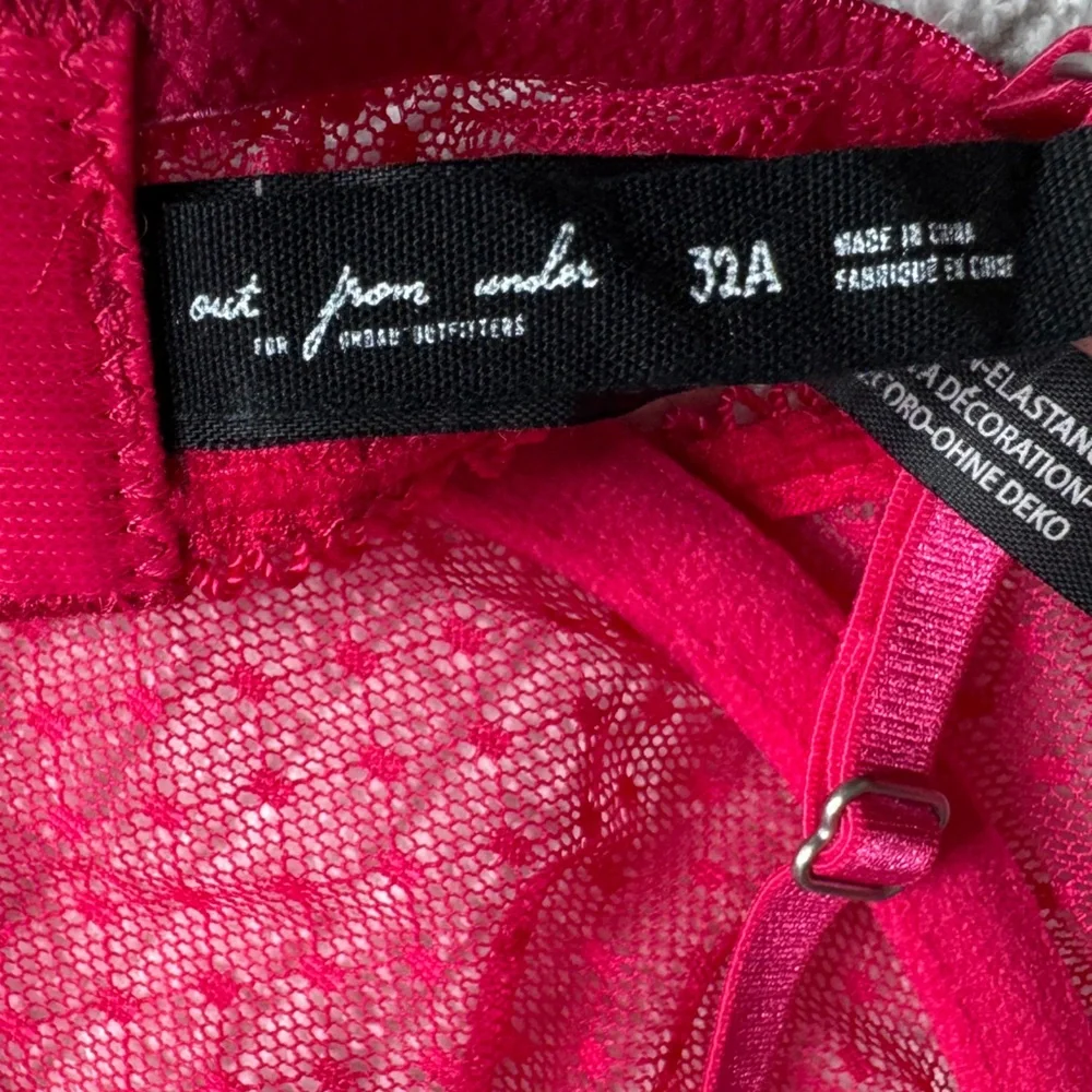 Urban Outfitters Out From Under Hot Pink Lace Unlined‎ Bra Womens 32A